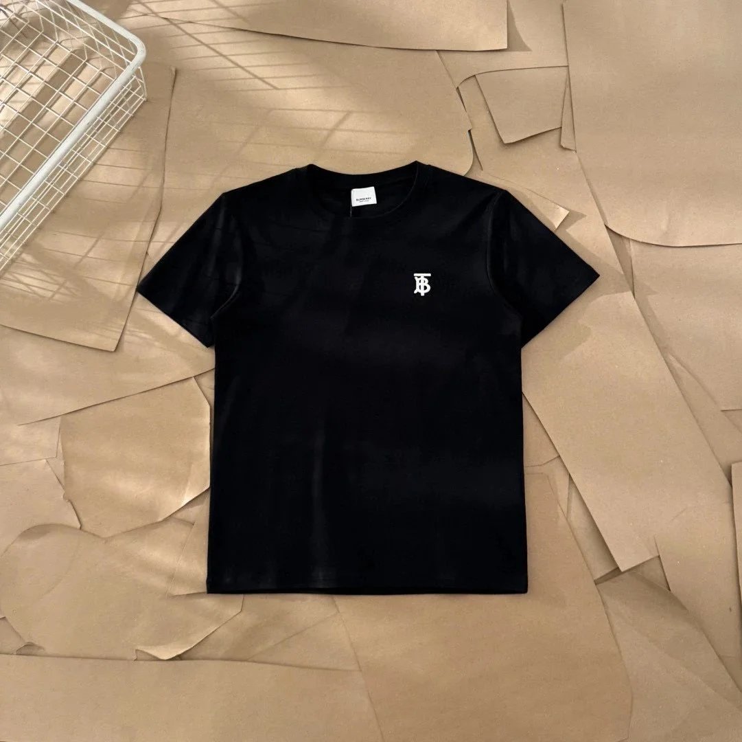 黑色 Black