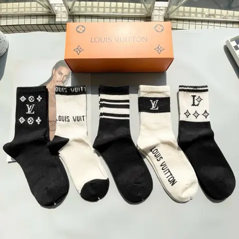 Louis Vuitton Logo Socks Set
