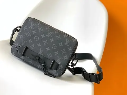 Louis Vuitton Monogram Canvas Crossbody Bag