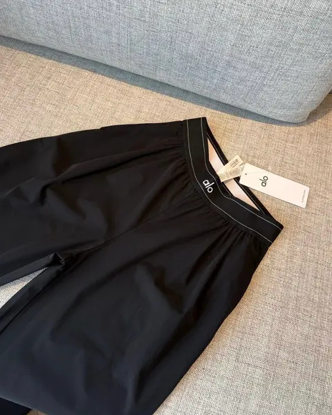 alo Yoga Pants