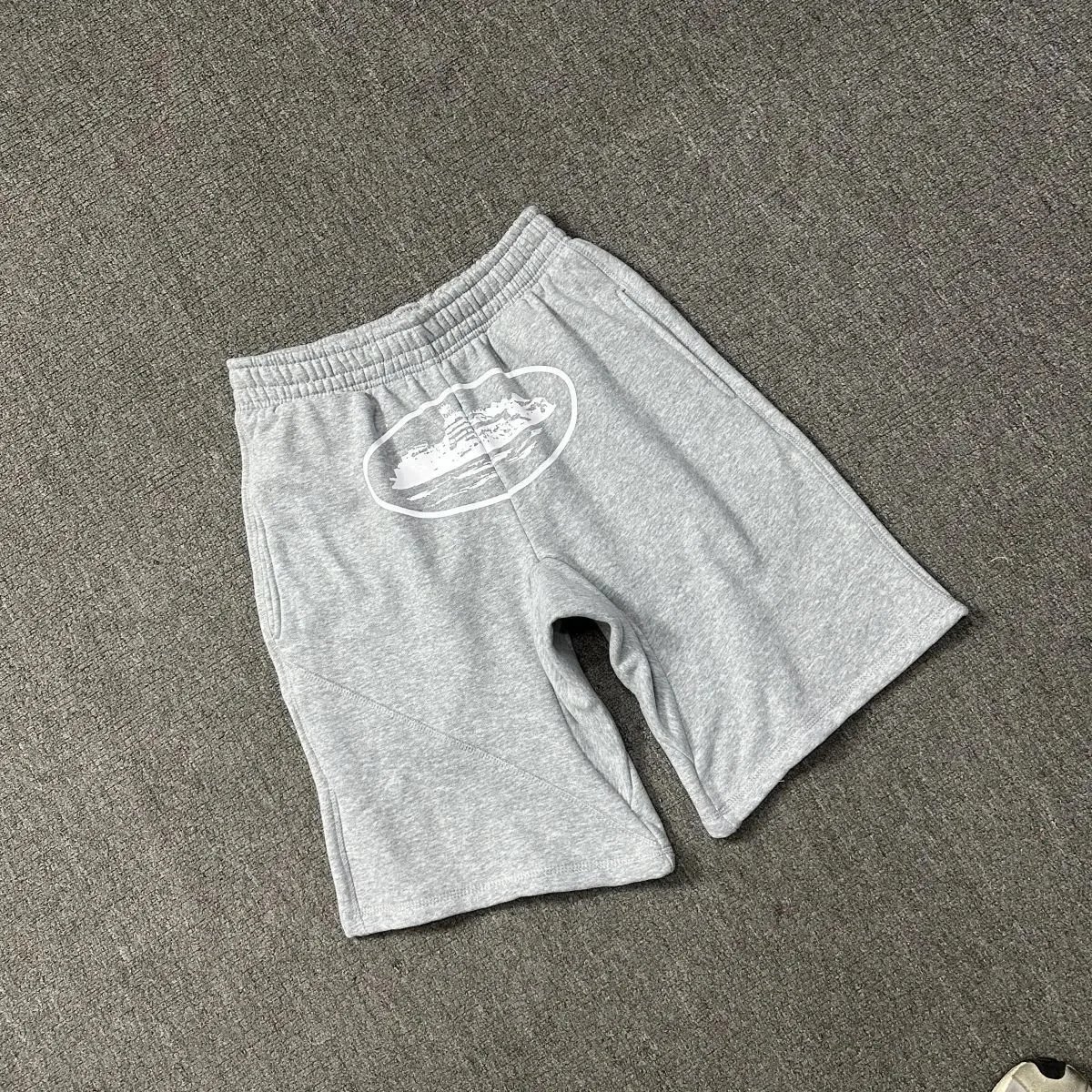 灰色