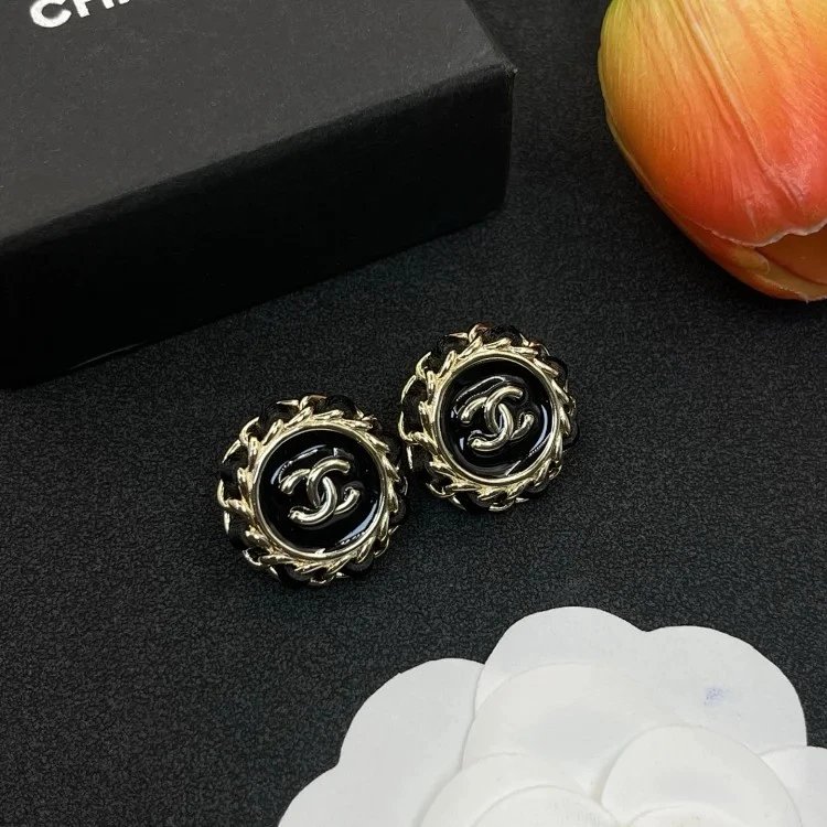 7CHANEL