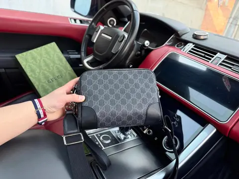 Gucci GG Supreme Crossbody Bag