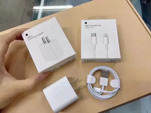 Apple USB-C 20W Power Adapter with USB-C to Lightning Cable
