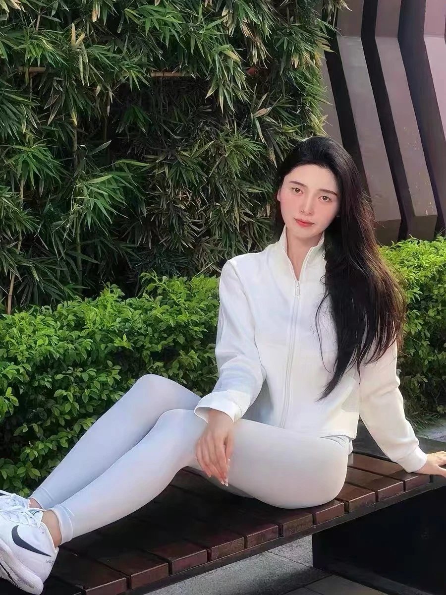 白色