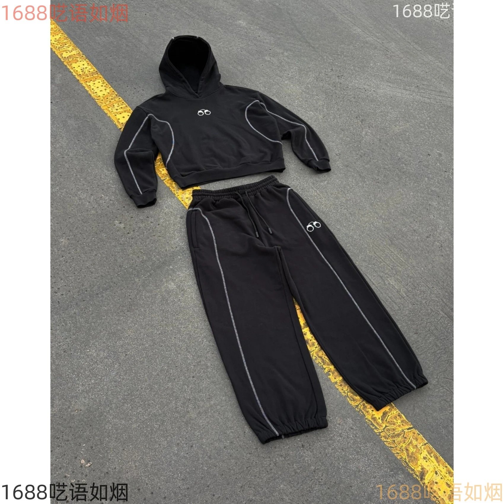 黑色上衣