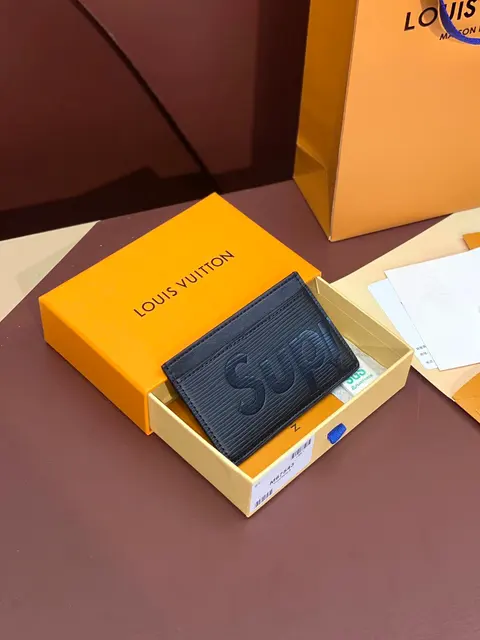 Louis Vuitton x Supreme Card Holder