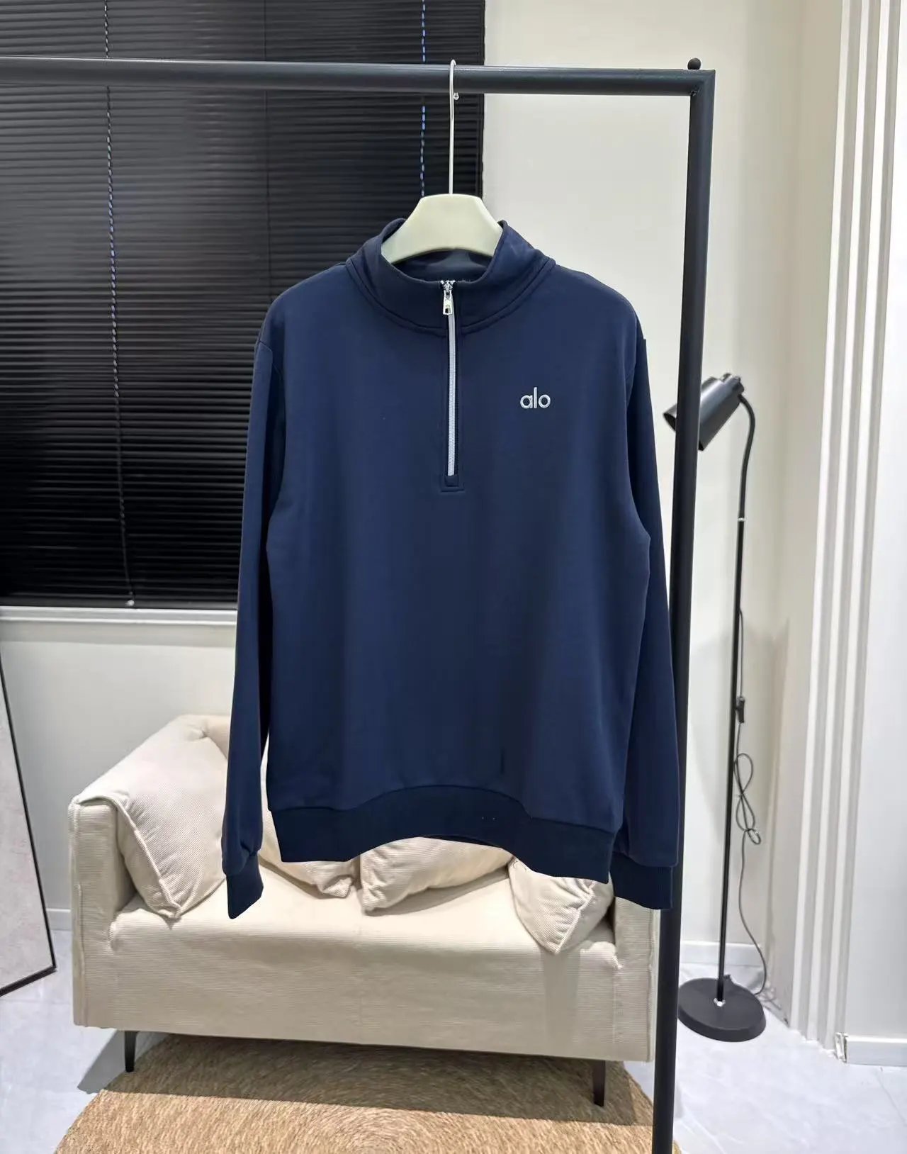 藏青色