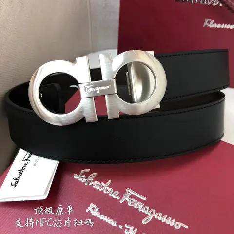 Salvatore Ferragamo Black Leather Belt with Gancini Buckle