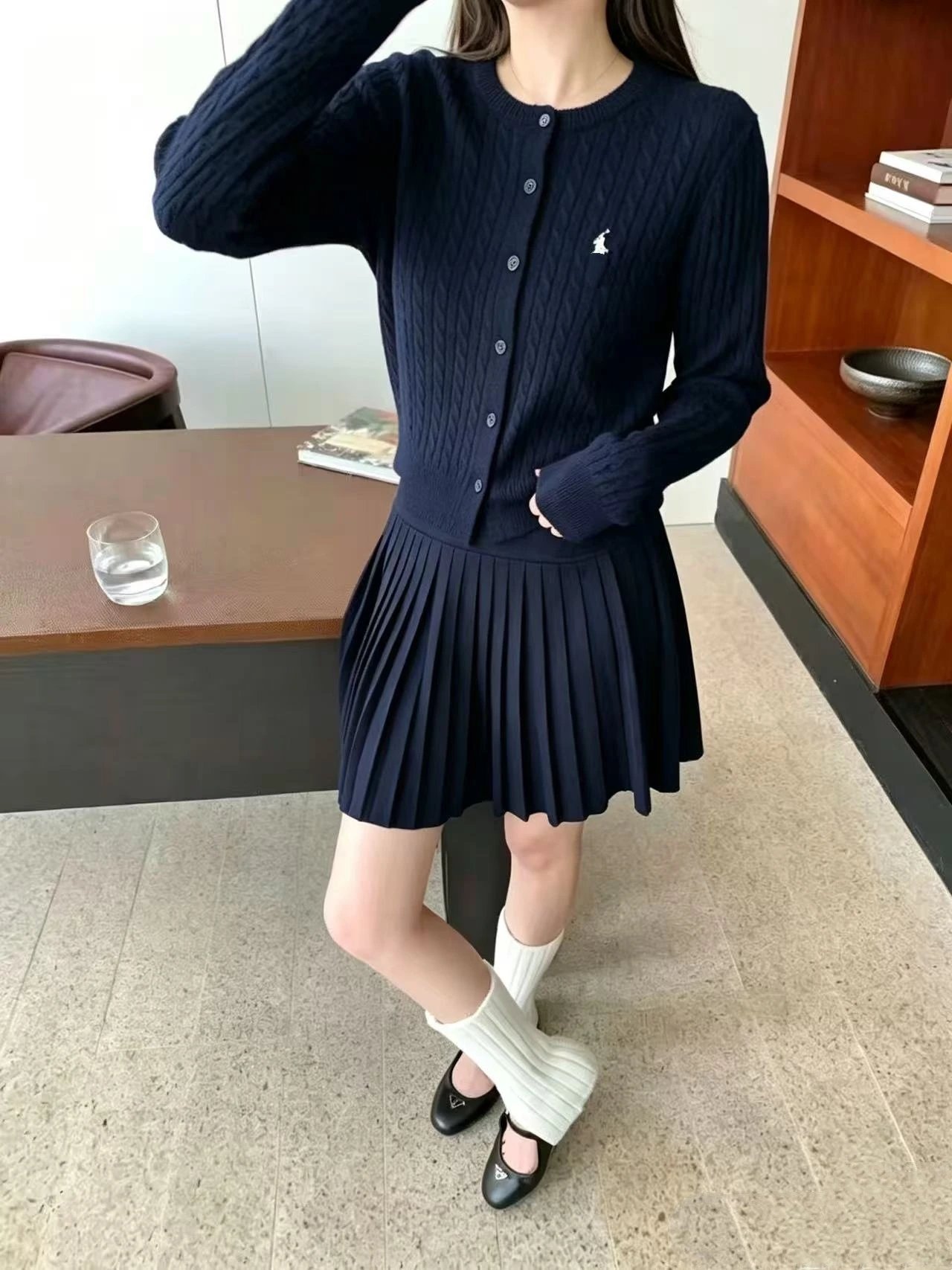 藏青色