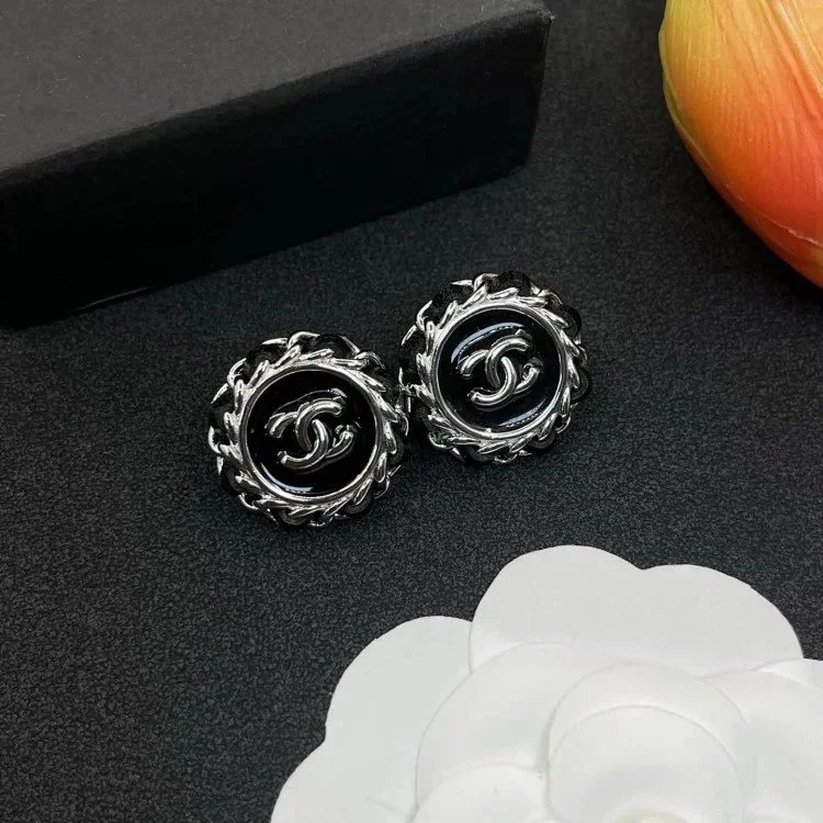 6CHANEL