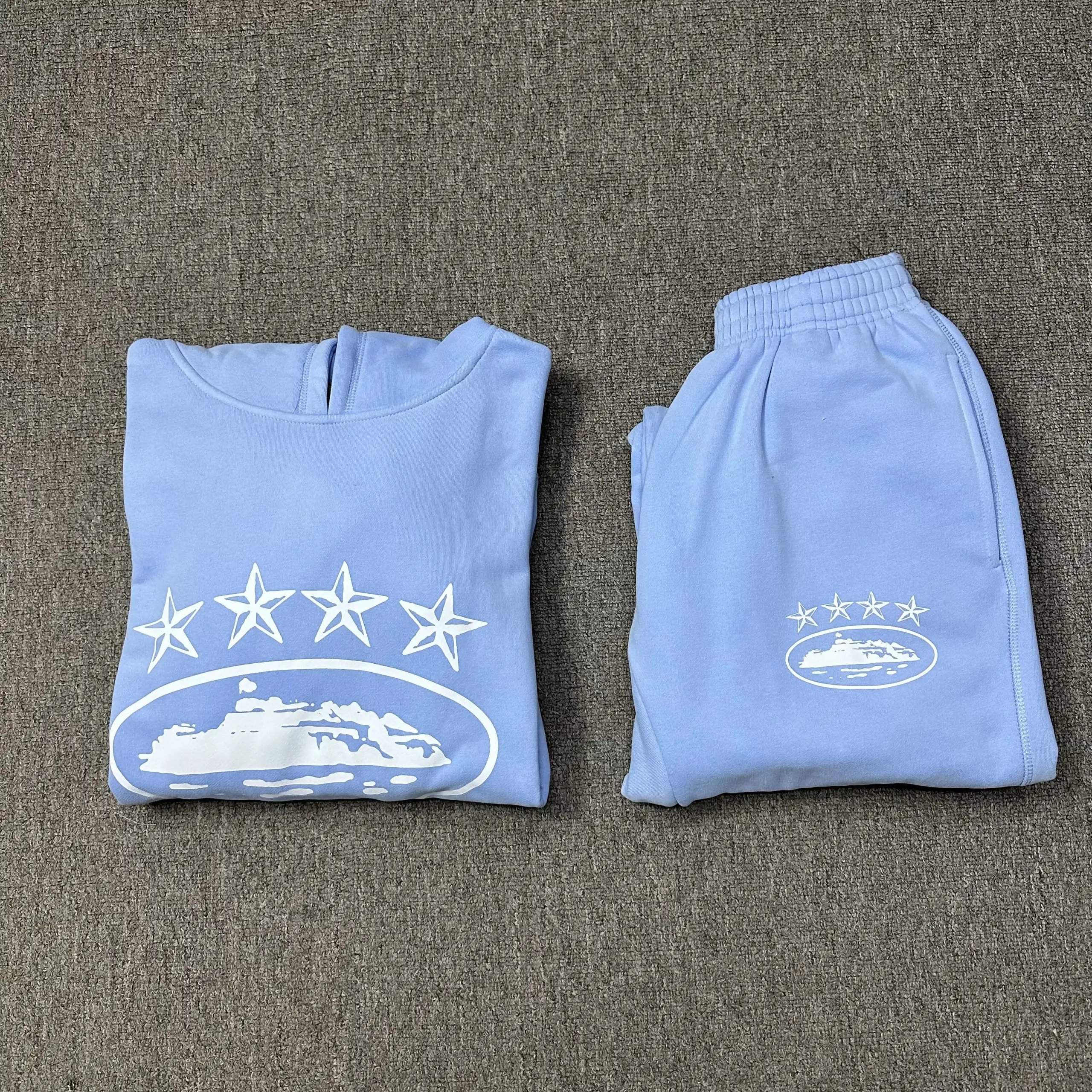 12浅蓝色套装