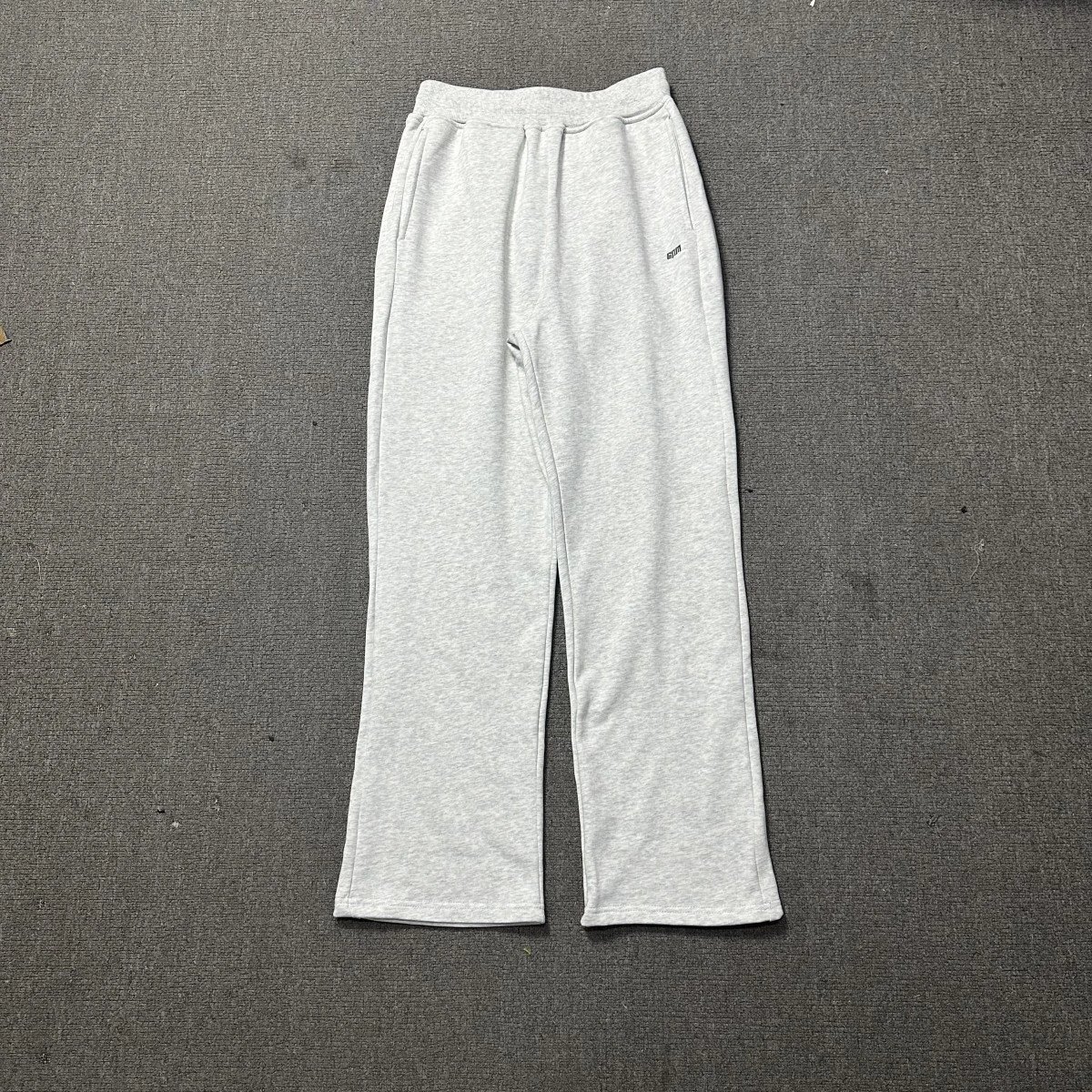 1001 白灰