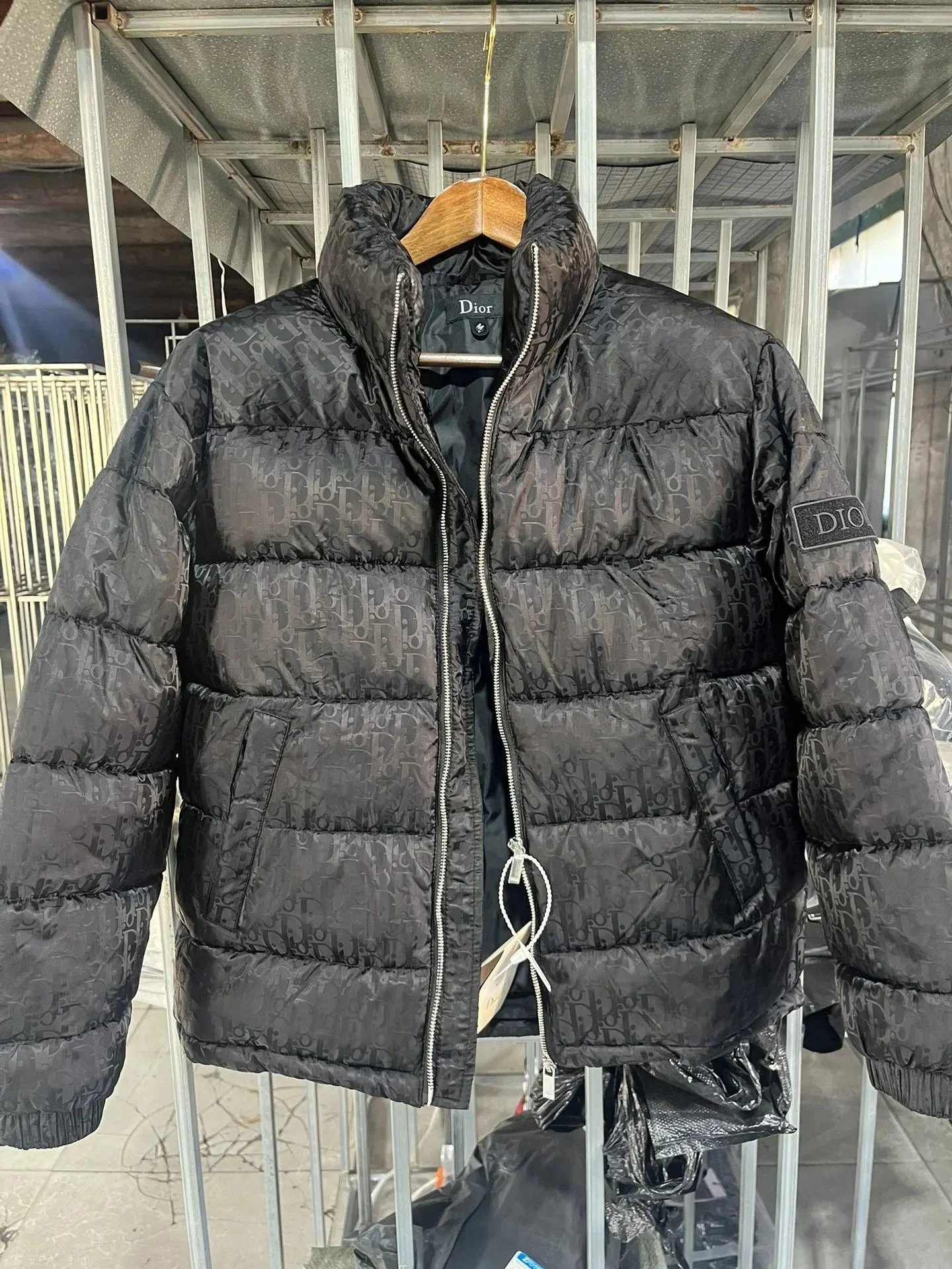28黑色