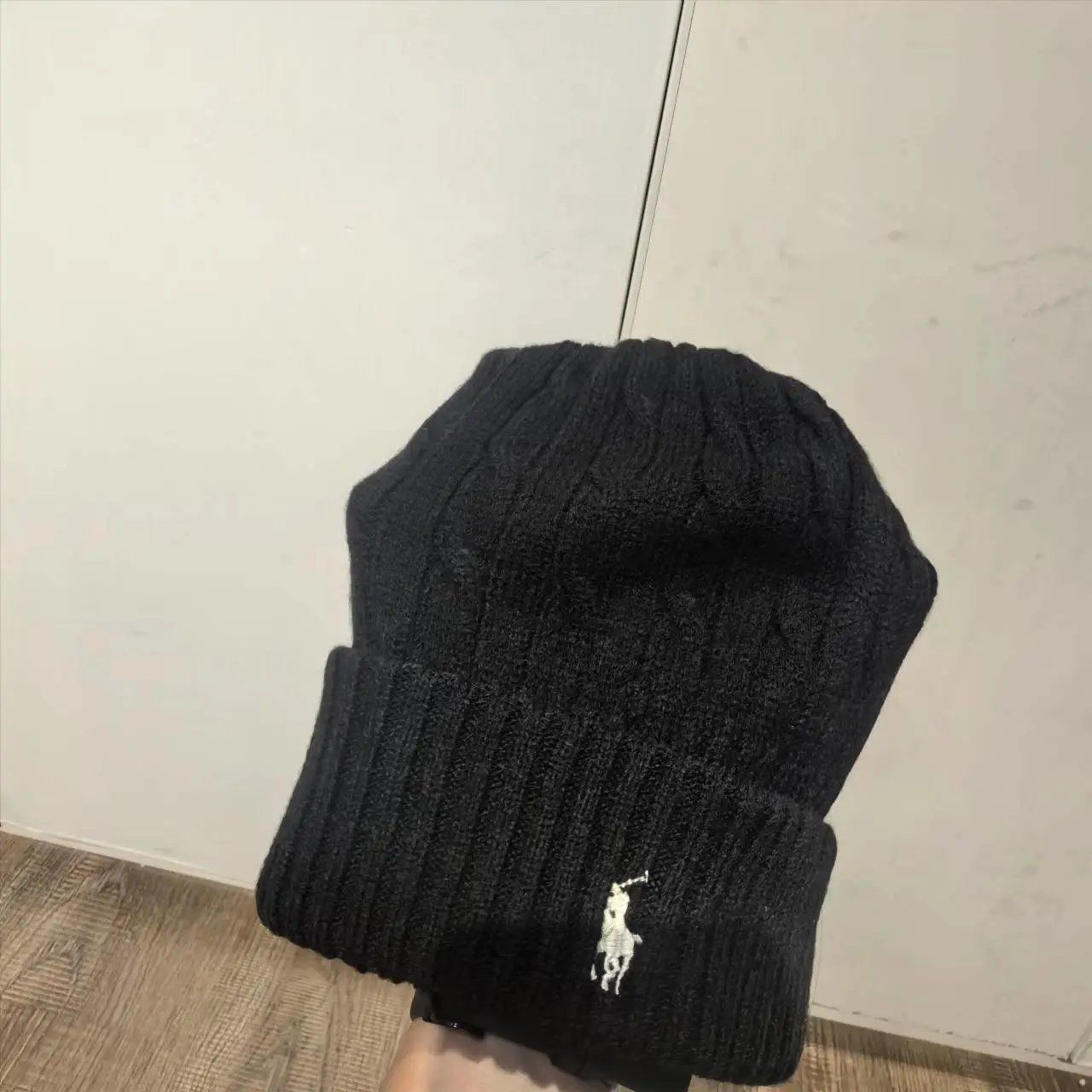 黑色白标