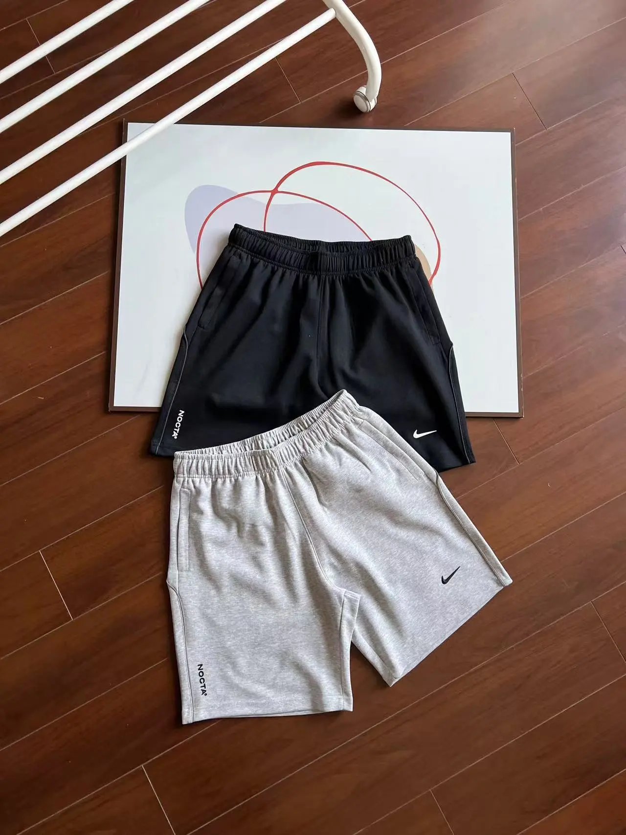 黑色短裤