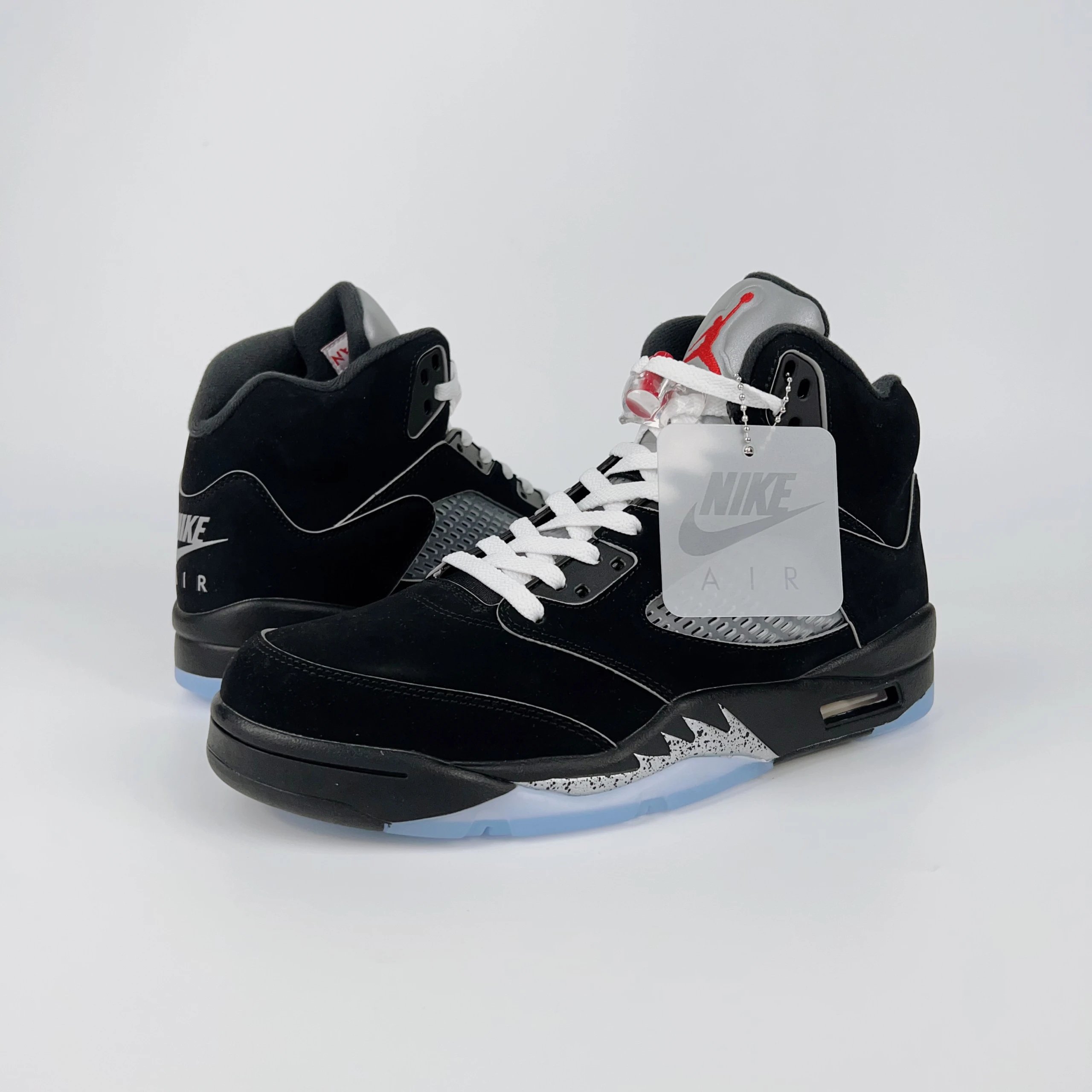 黑银 Black Metallic Reimagined