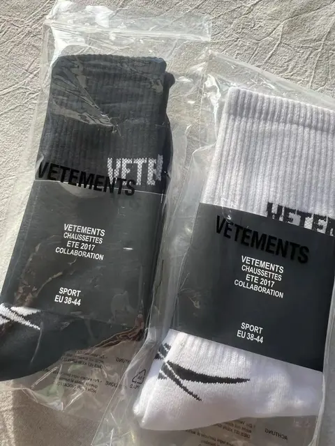 VETEMENTS ETE 2017 Collaboration Sport Socks