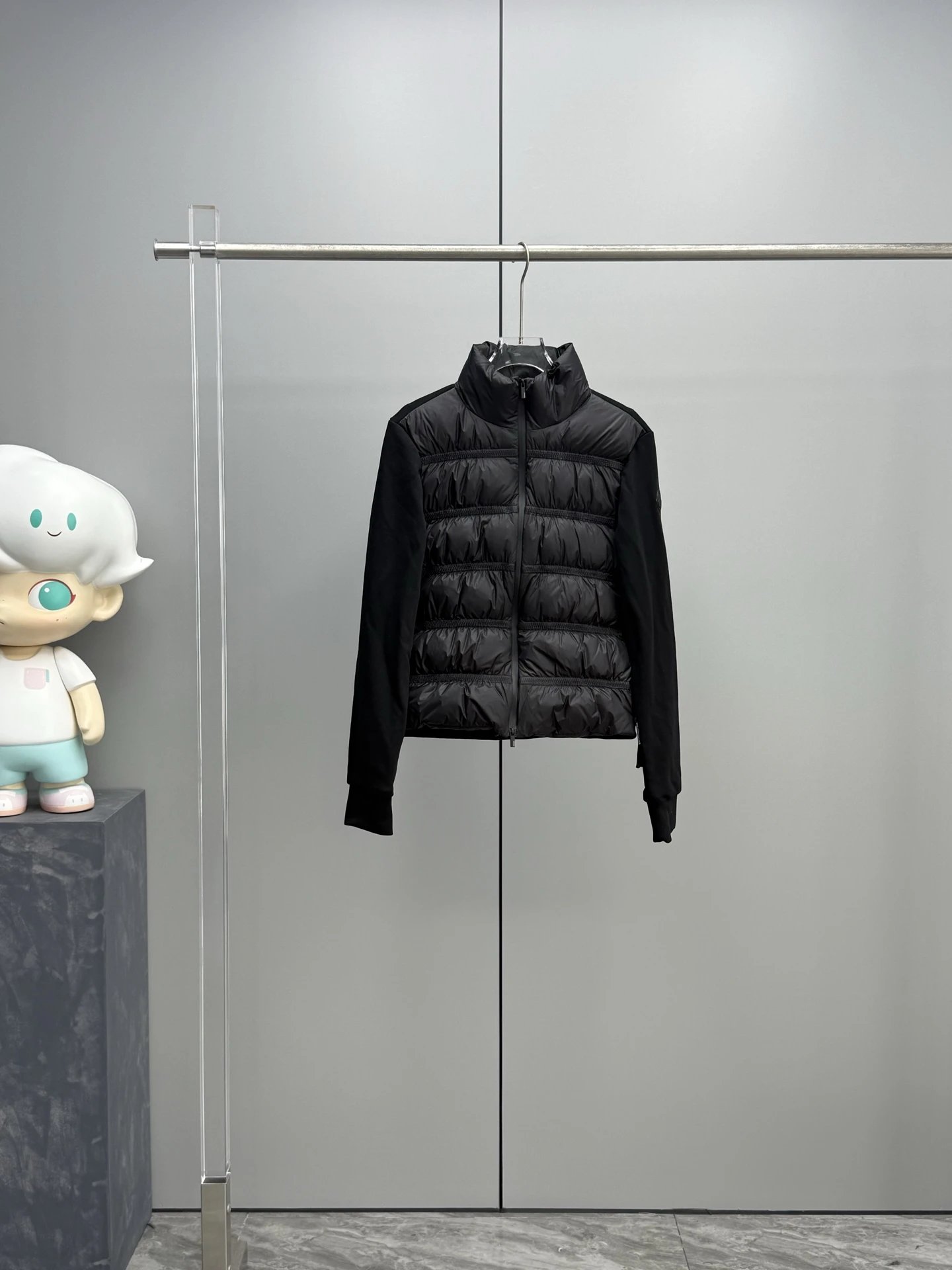黑色 Black