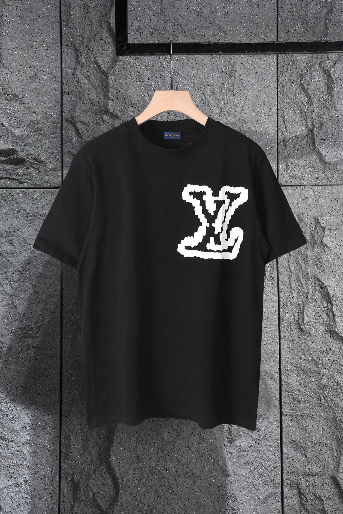 黑色 Black