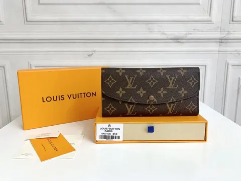 Louis Vuitton Monogram Canvas Clutch M60136