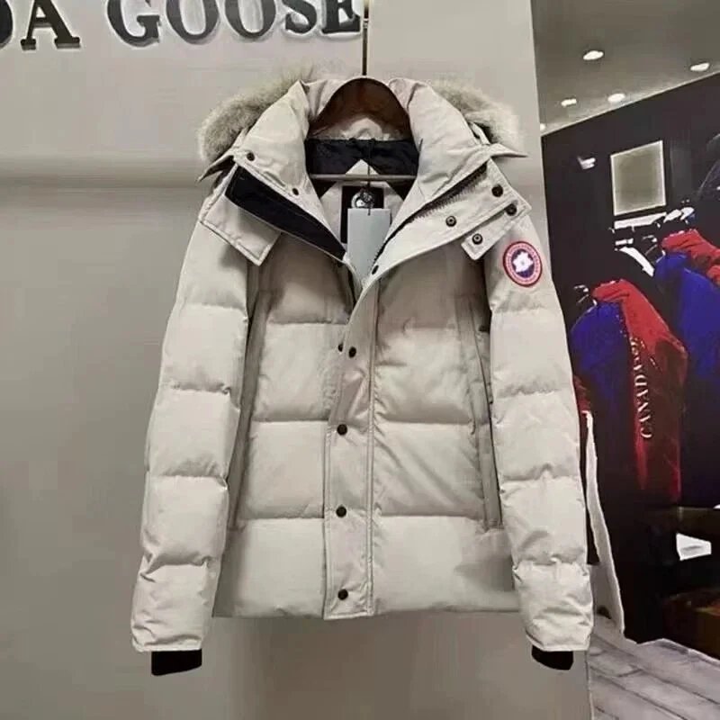 Canada Goose乳白色（白鸭绒含量95%）