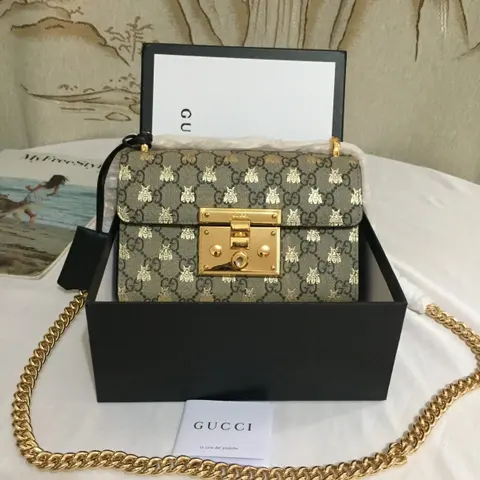 Gucci Bee GG Supreme Chain Shoulder Bag