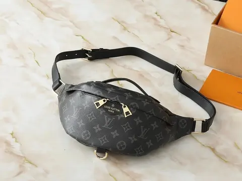 Louis Vuitton Monogram腰包