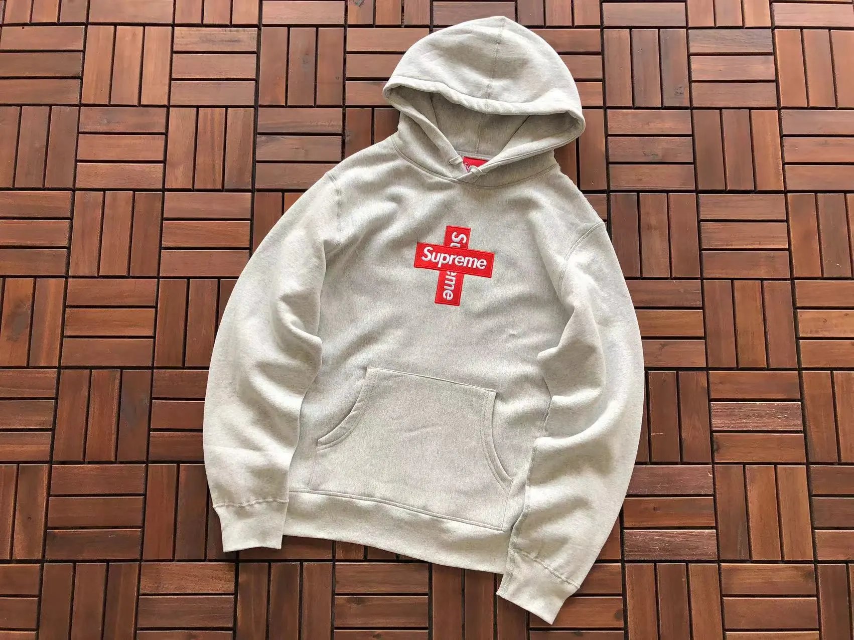 灰色（十字架）