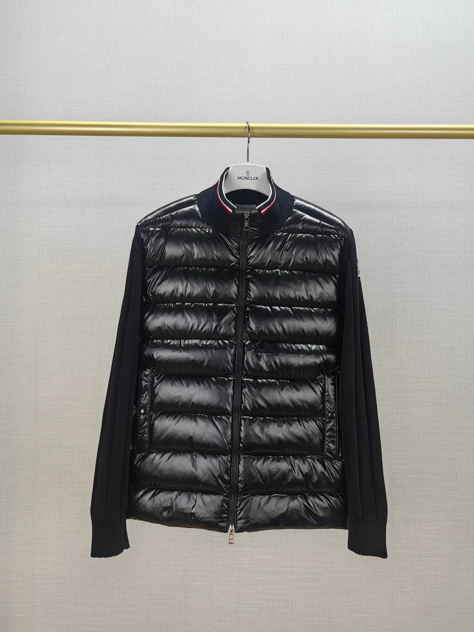 黑色 Black