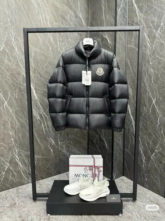 黑色 Black