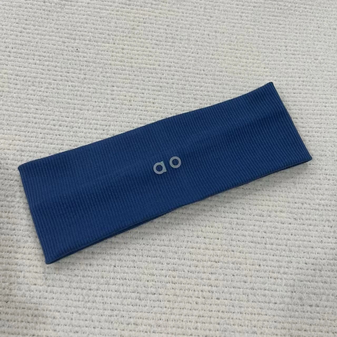 蓝色