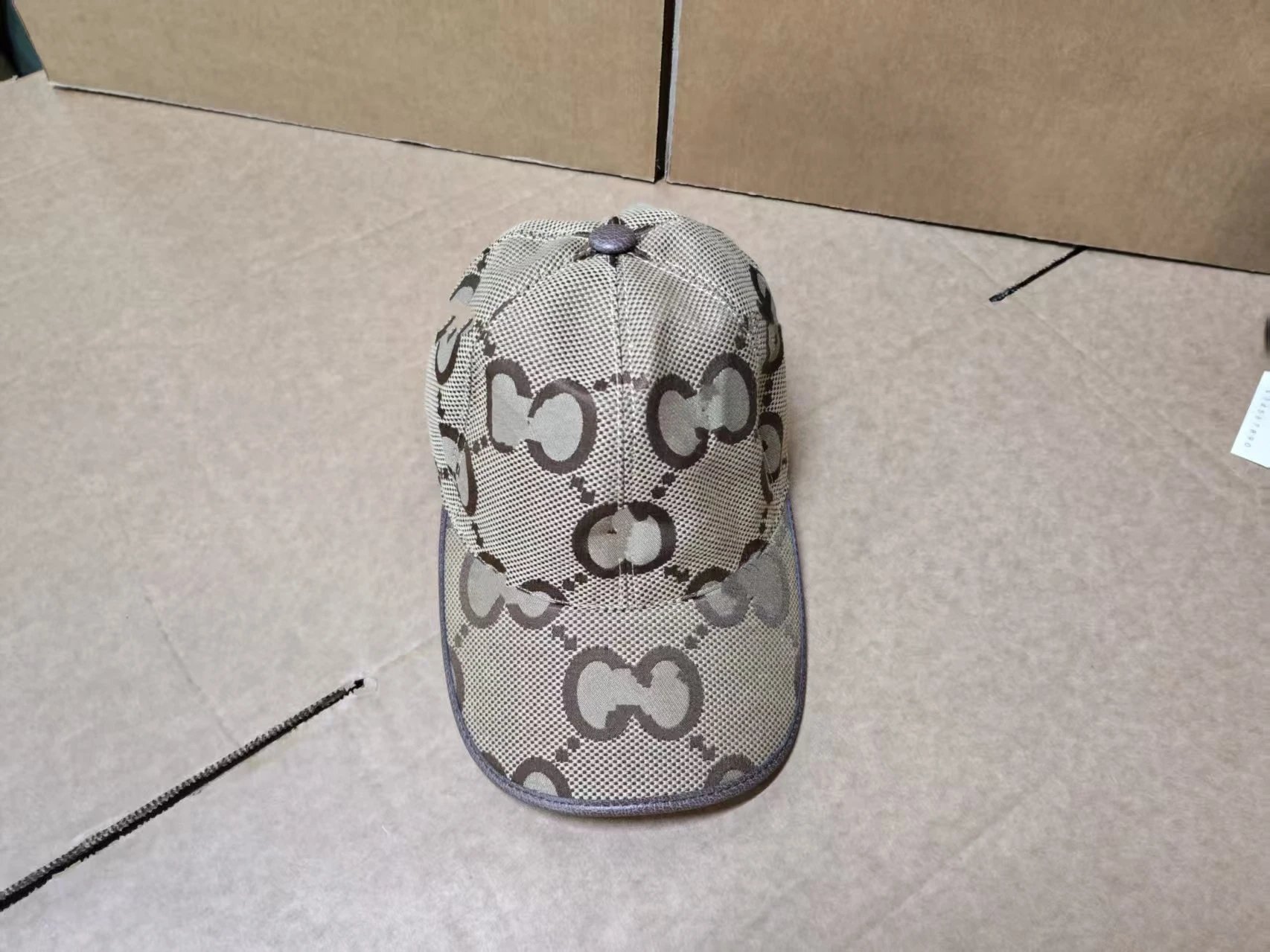 卡其色