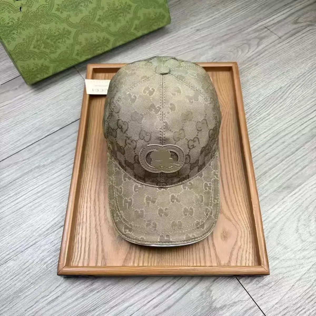 卡其色