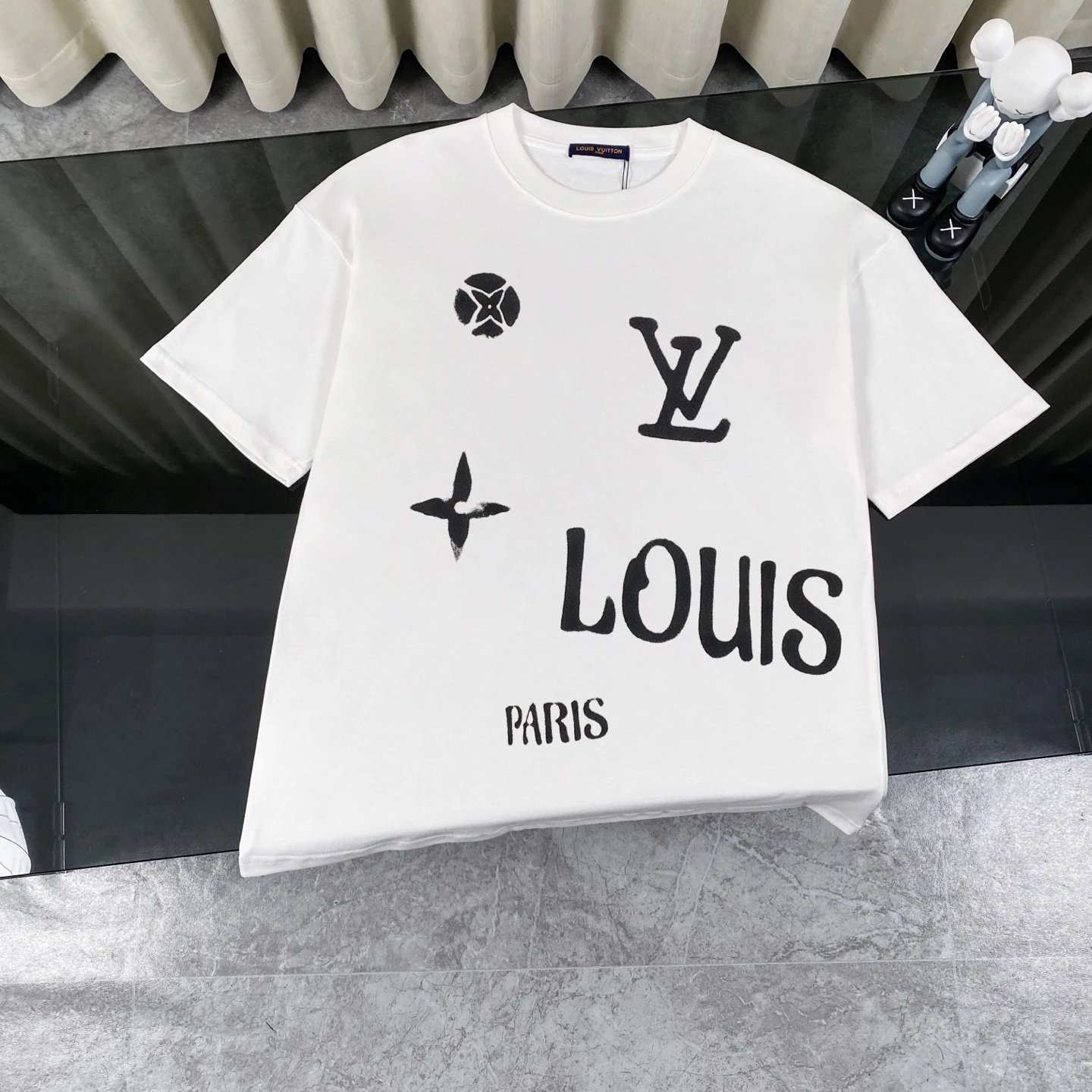 21L*OUIS  V*UITTON