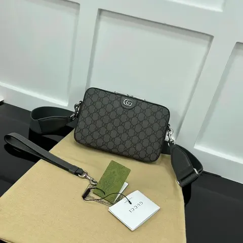 Gucci GG Supreme Camera Bag