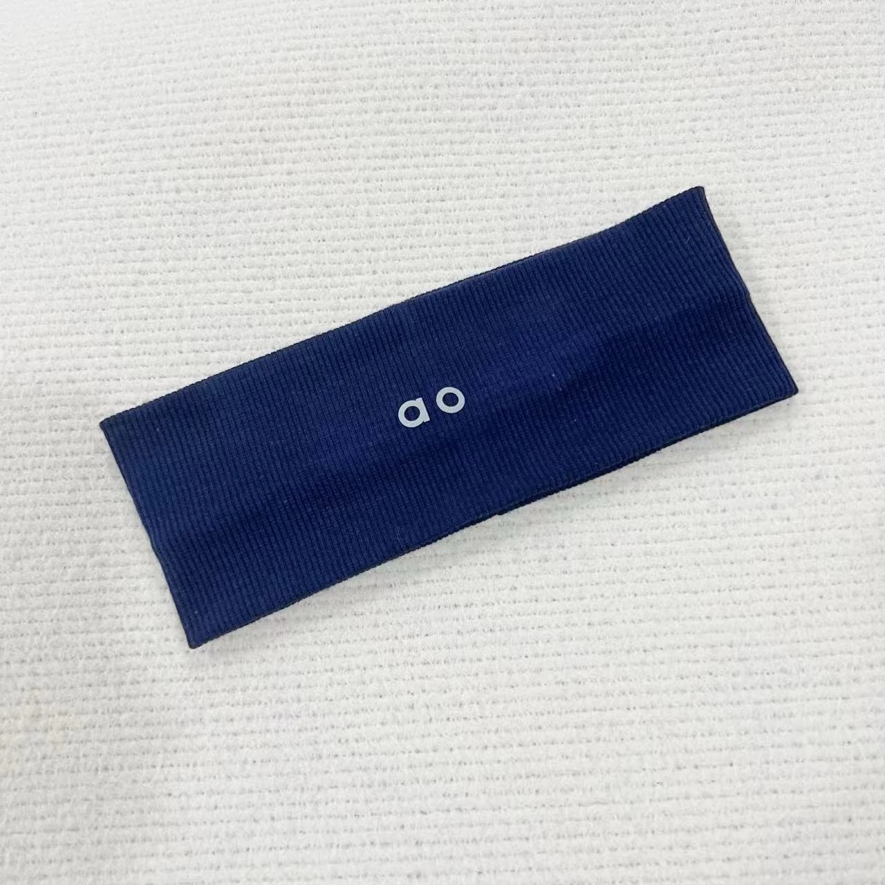 藏青色