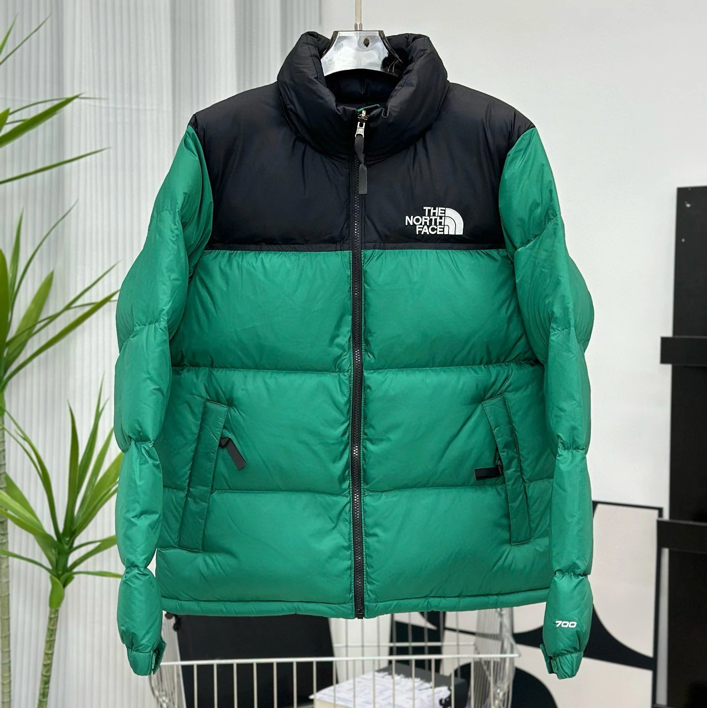 墨绿dark green