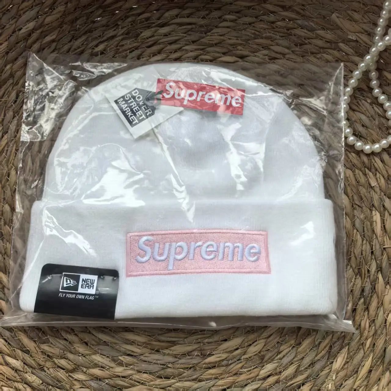 四角白色粉标