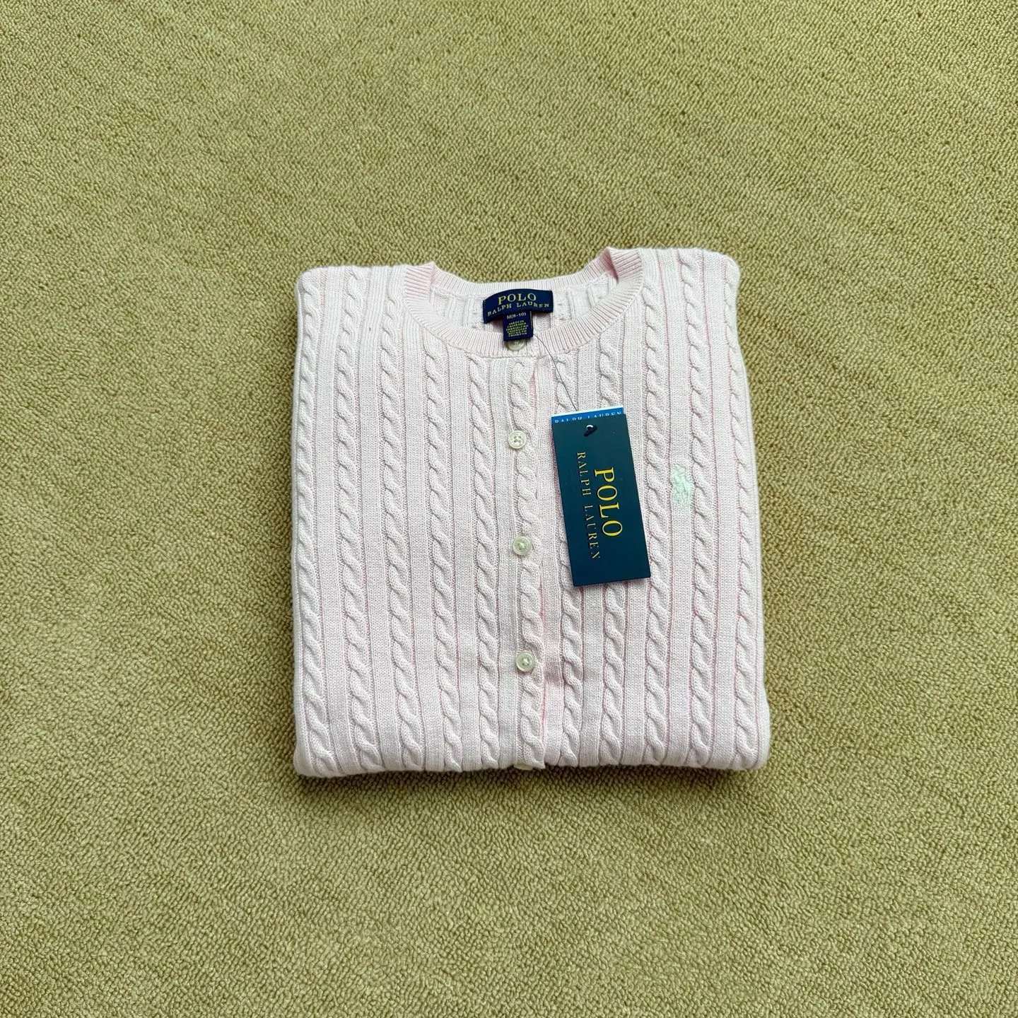 浅粉色light pink