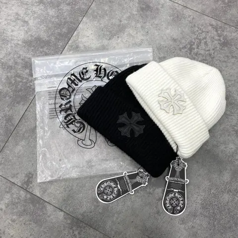 Comme des Garçons Beanie Hat Set - Black and White