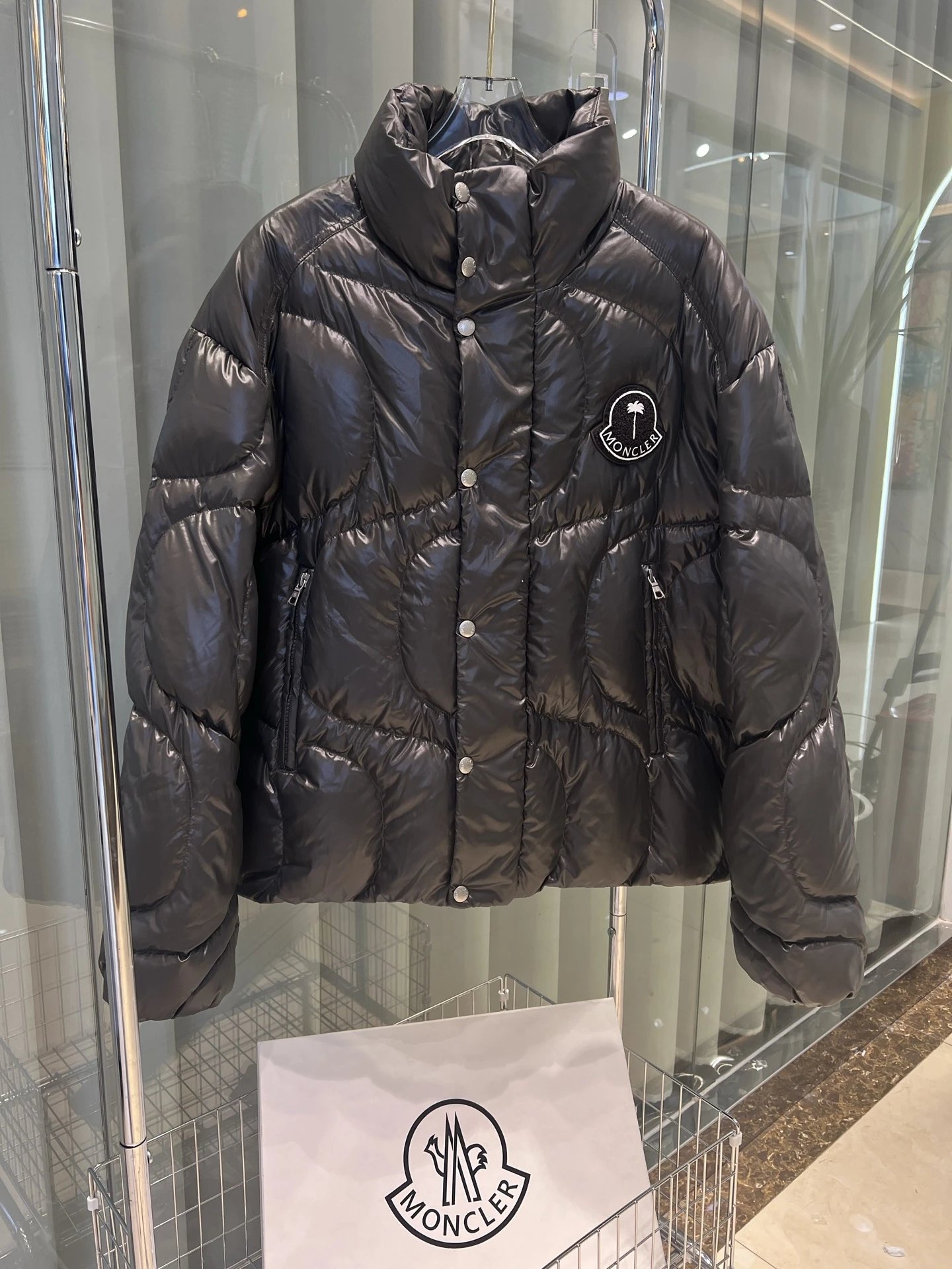 灰色 Grey