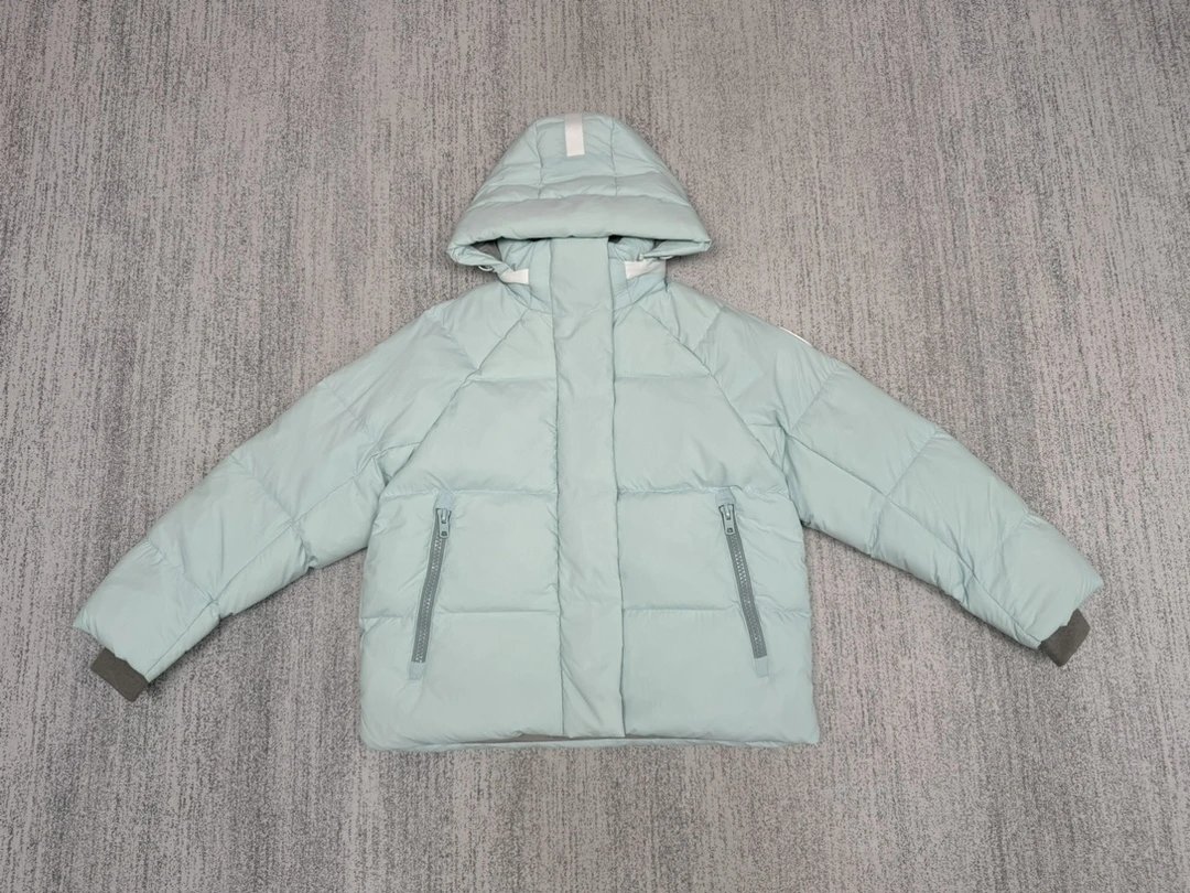 浅蓝色 Light blue