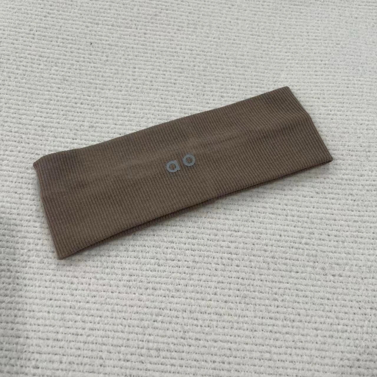 卡其色