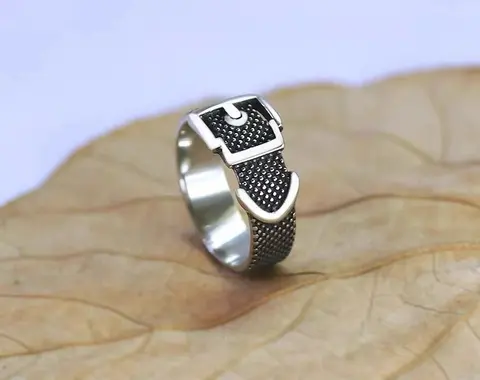 Vintage-style belt-buckle-inspired open ring for women and men, unisex hip-hop style finger ring
