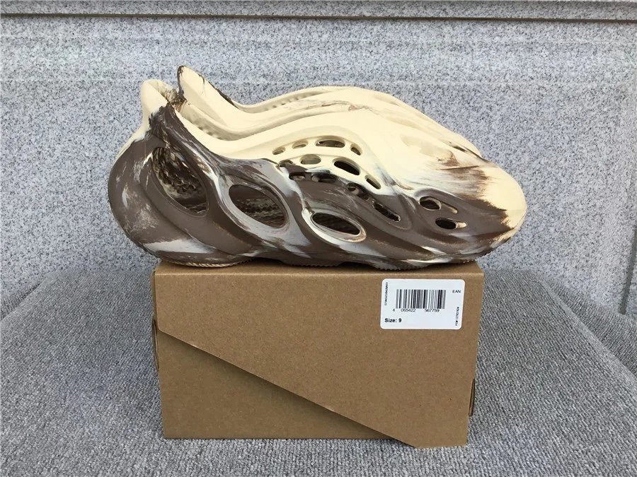 15米色暗紫拖鞋