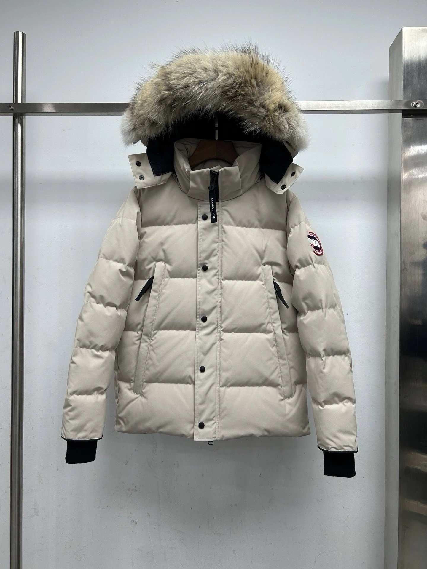 米白色