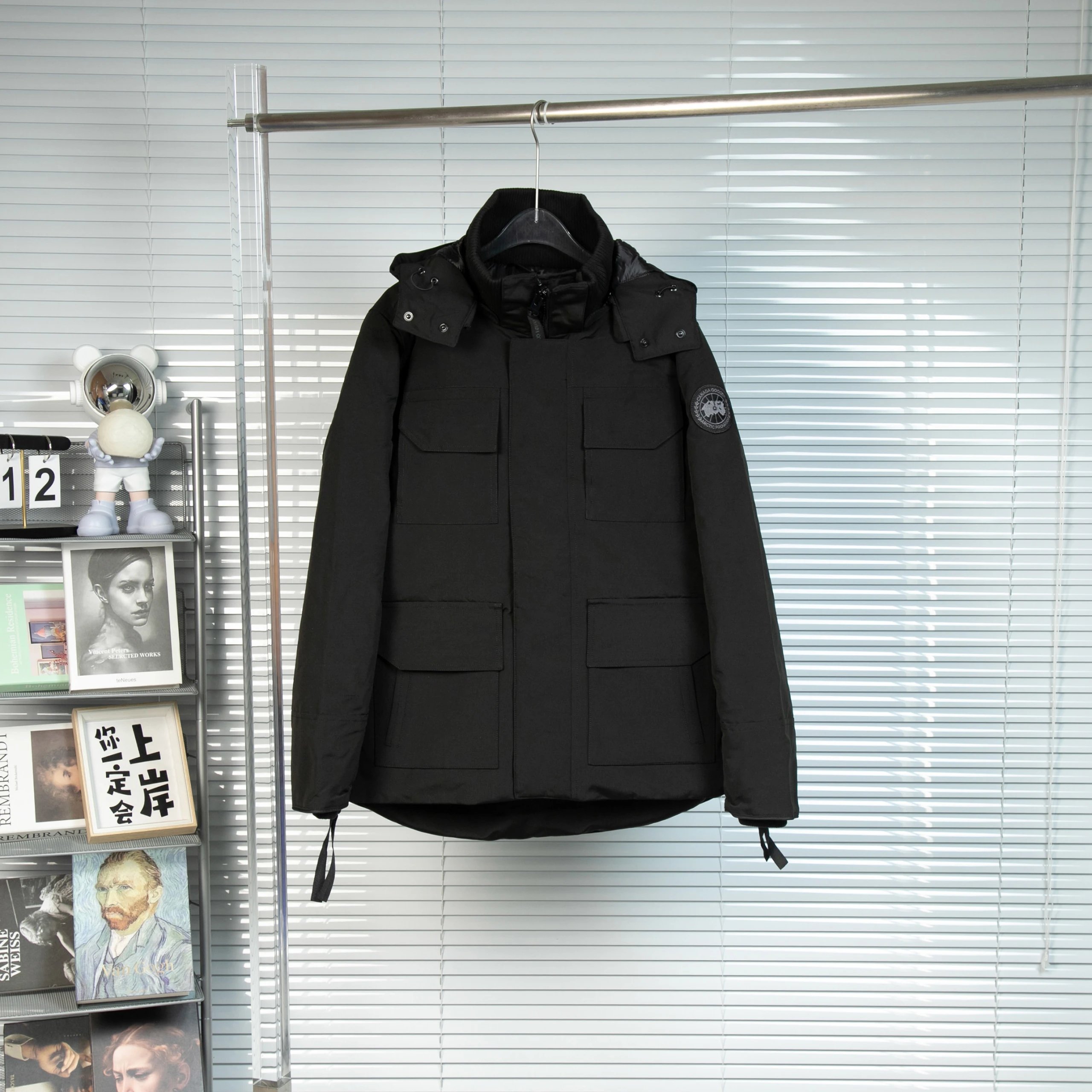 黑色 Black