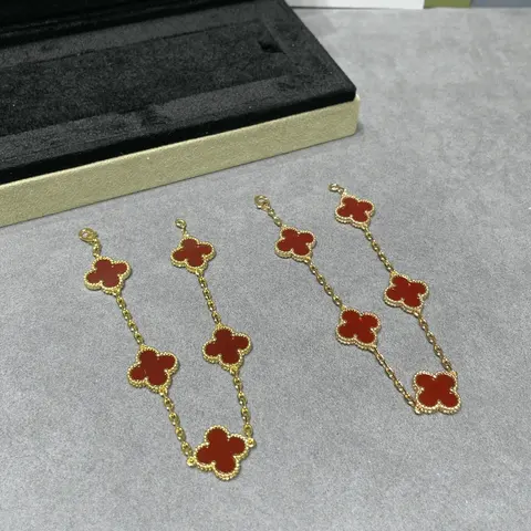Red Clover Chain Earrings