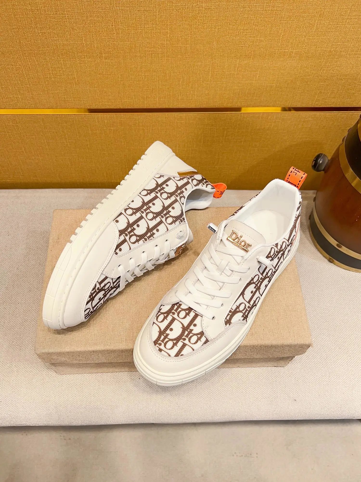 30白黄